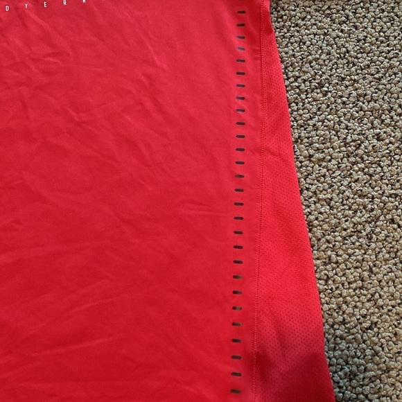 University of Maryland Under Armour Athletic Shirt Size Small- Like New - Picture 4 of 7